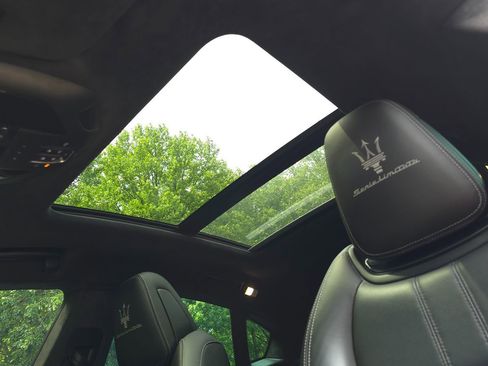 Used 2023 Maserati Levante Modena AWD/4WD image 54