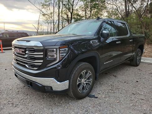 Used 2024 GMC Sierra 1500 SLT image 3