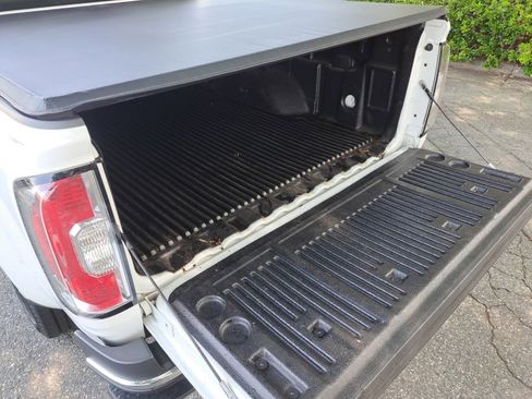 Used 2016 GMC Canyon 2WD Crew Cab w/ Convenience Package image 23