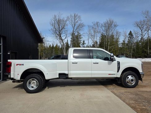 Used 2024 Ford F350 Lariat w/ Lariat Ultimate Package AWD/4WD image 9