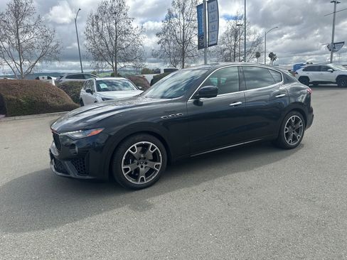 Used 2023 Maserati Levante Modena image 5