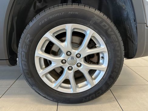 Used 2014 Jeep Cherokee Latitude AWD/4WD image 8