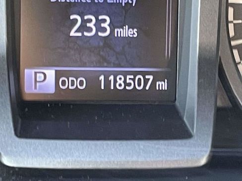 Used 2016 Toyota Tacoma TRD Sport w/ Towing Package image 25