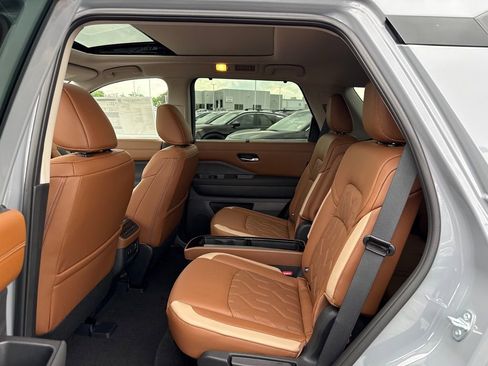 New 2026 Nissan Pathfinder Platinum AWD/4WD image 10