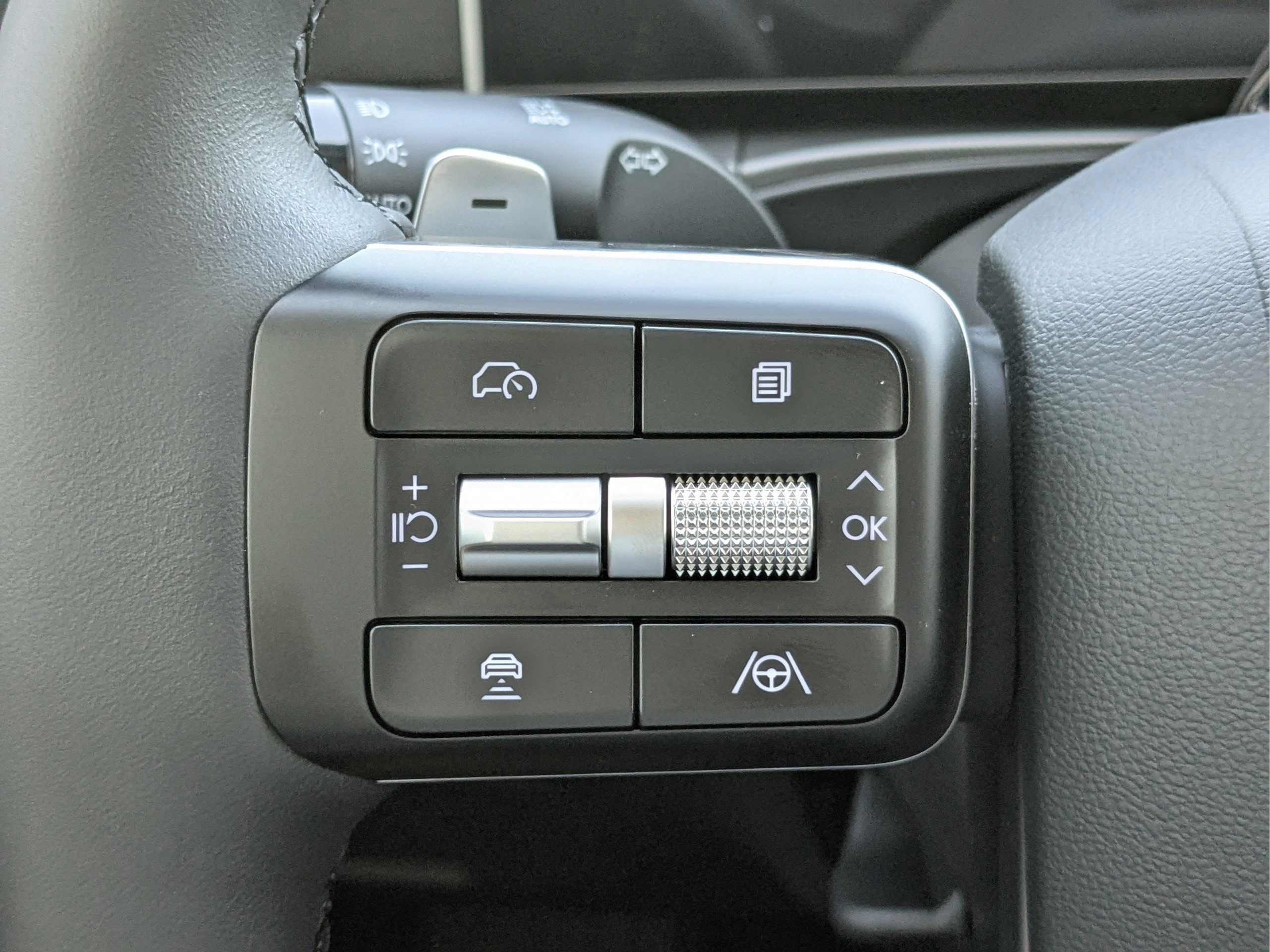New 2026 Hyundai Santa Fe SEL FWD image 29