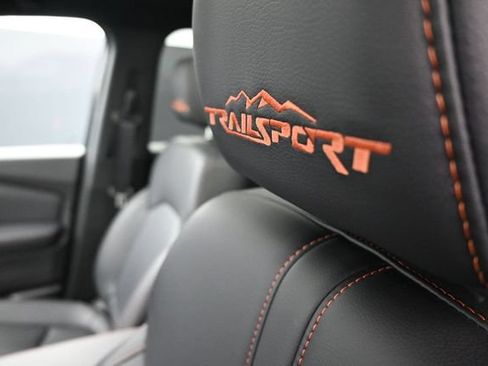 Used 2025 Honda Pilot TrailSport image 14