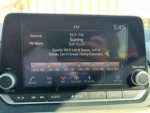 Used 2023 Nissan Rogue SV image 11