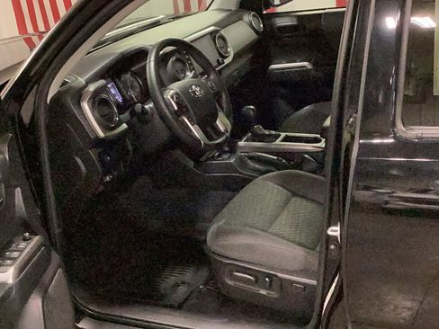 Used 2022 Toyota Tacoma SR5 w/ Black Out Package (TMS) image 11