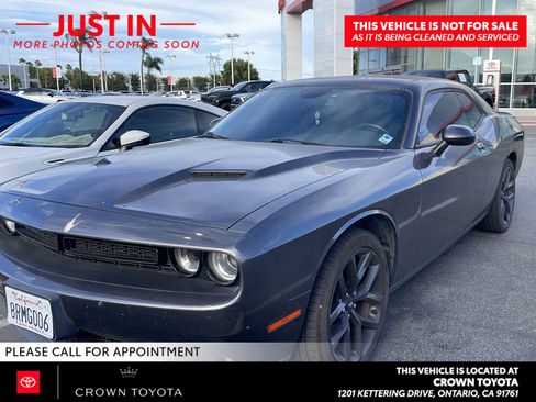 Used 2020 Dodge Challenger SXT w/ Blacktop Package RWD image 1