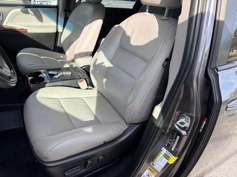 Used 2015 Toyota Sienna Limited Premium AWD/4WD image 15