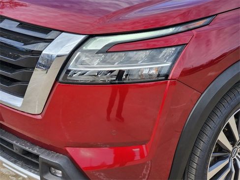 Used 2022 Nissan Pathfinder Platinum w/ Lighting Package (N92) image 9