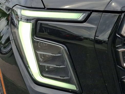 Used 2025 GMC Yukon XL AT4 Ultimate AWD/4WD image 9
