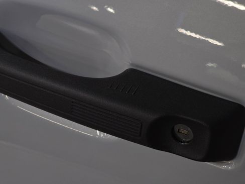 New 2025 Ford Maverick XLT FWD image 14