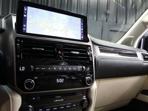 Used 2022 Lexus GX 460 Premium w/ Accessory Package AWD/4WD image 49