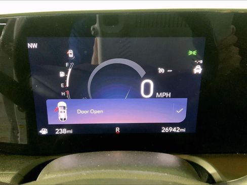 Used 2025 Buick Encore GX Preferred AWD/4WD image 20