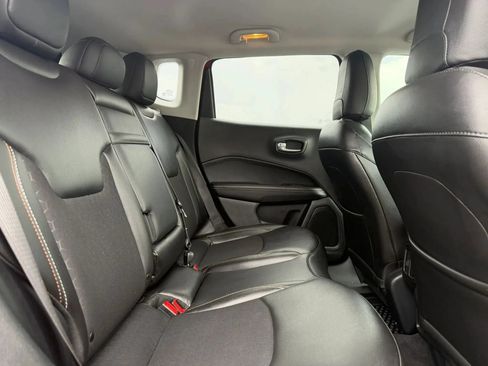 Used 2019 Jeep Compass Latitude w/ Popular Equipment Group AWD/4WD image 30