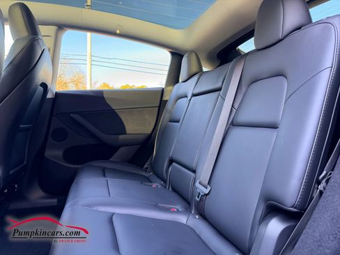 Used 2023 Tesla Model Y Performance image 8