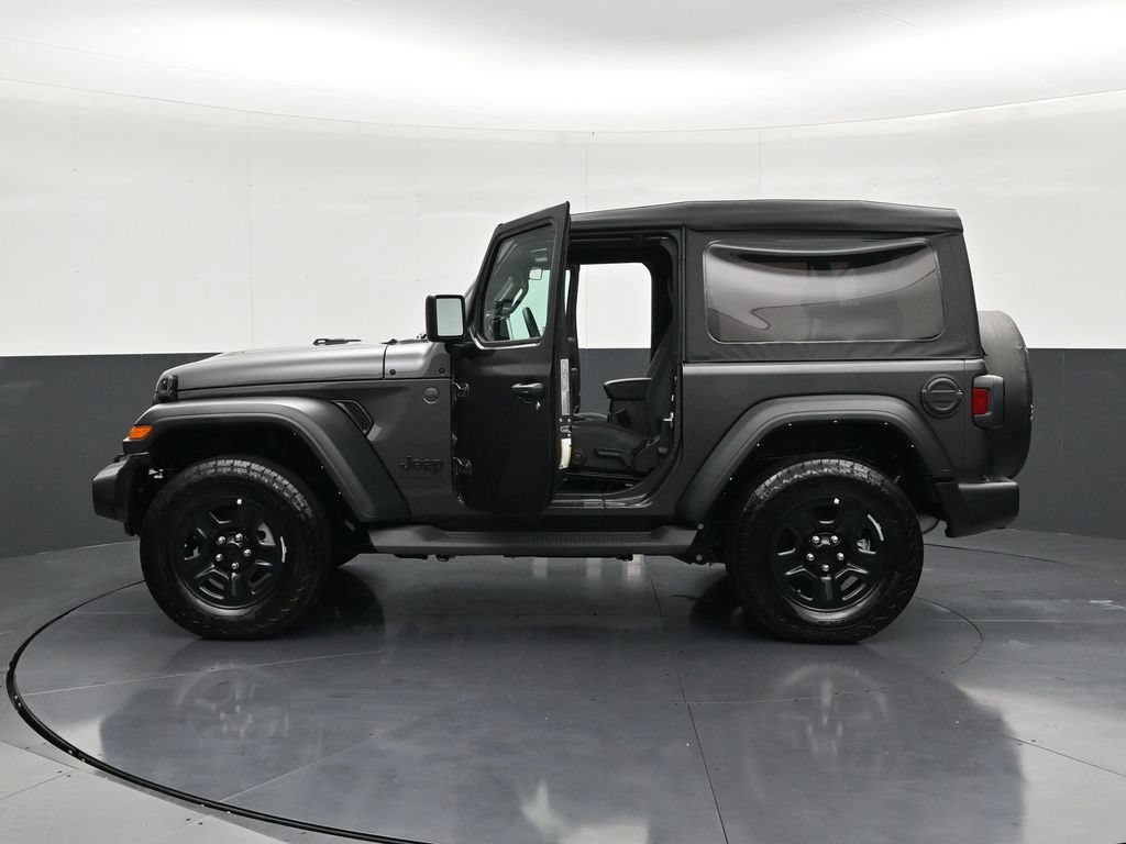 Used 2025 Jeep Wrangler Sport AWD/4WD image 33