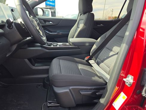 New 2026 Chevrolet Equinox LT w/ LPO, Floor Liner Package FWD image 21