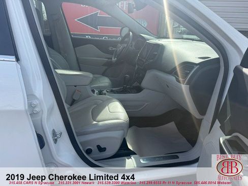 Used 2019 Jeep Cherokee Limited AWD/4WD image 12