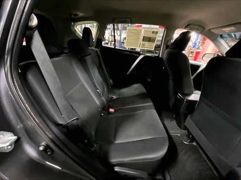 Used 2015 Toyota RAV4 LE image 17