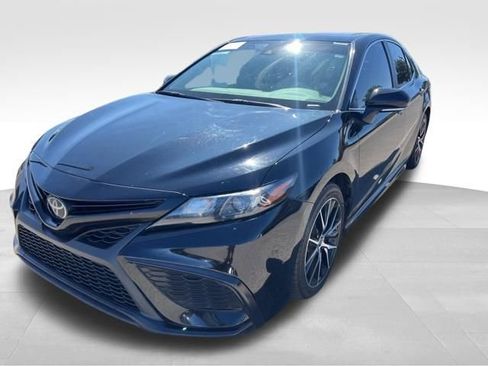 Used 2023 Toyota Camry SE w/ Audio Upgrade Package image 8