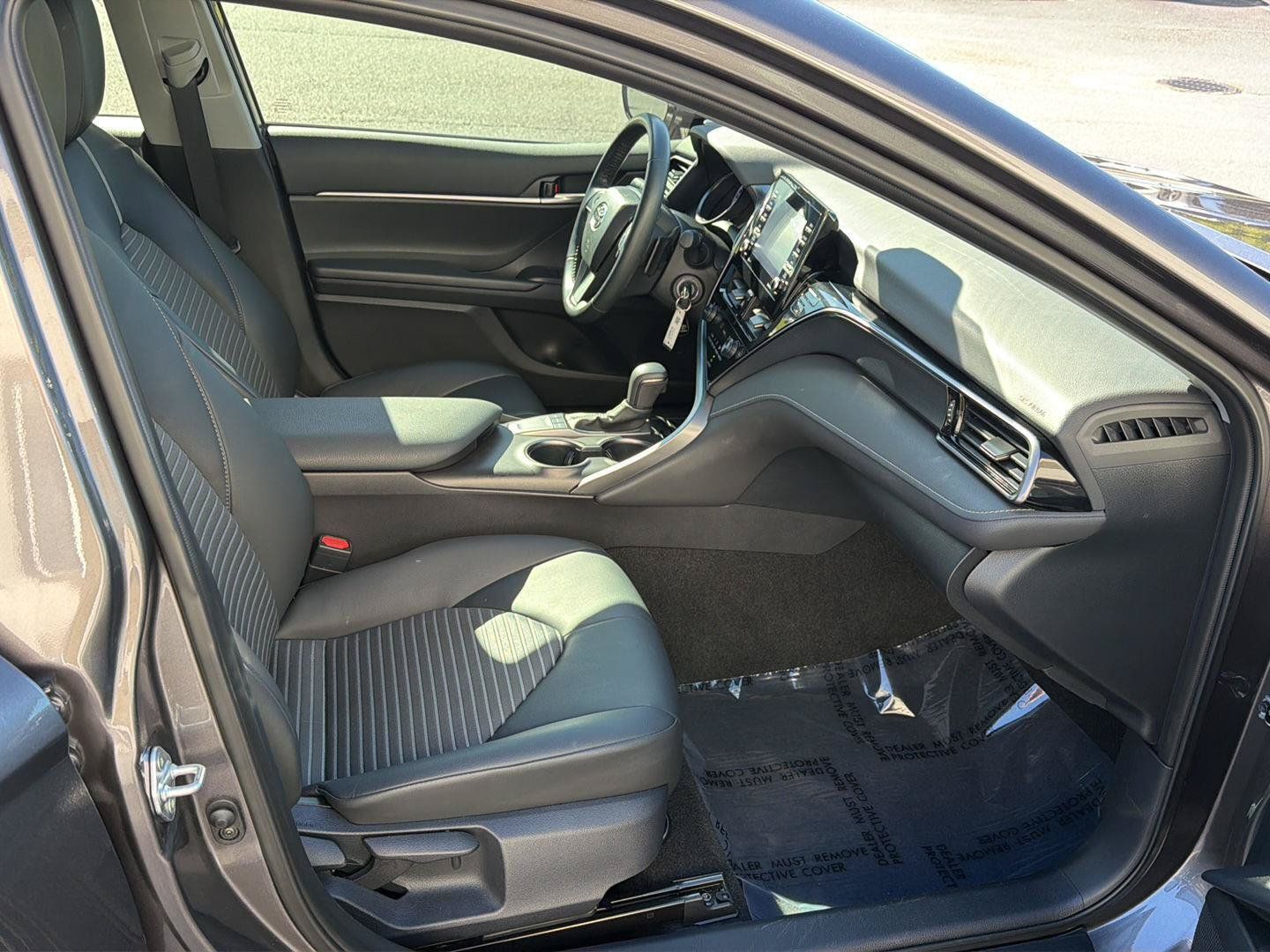 Used 2023 Toyota Camry SE FWD image 13