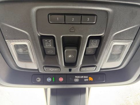 Used 2020 Chevrolet Silverado 1500 High Country w/ Technology Package image 32