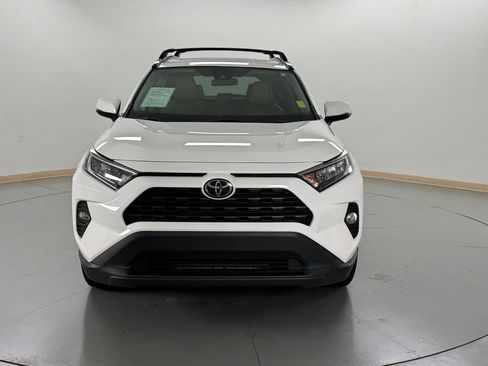 Used 2019 Toyota RAV4 XLE Premium AWD/4WD image 2