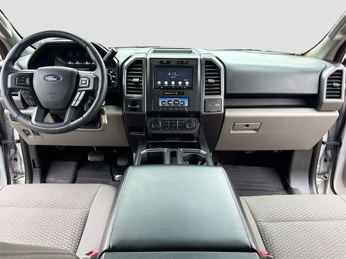 Used 2018 Ford F150 XLT w/ Equipment Group 302A Luxury RWD image 3