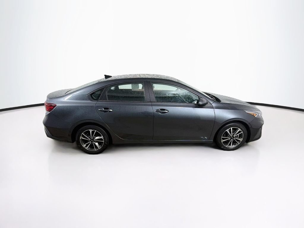 Used 2023 Kia Forte LXS FWD image 4