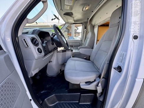 Used 2015 Ford E-350 and Econoline 350 Super Duty image 11