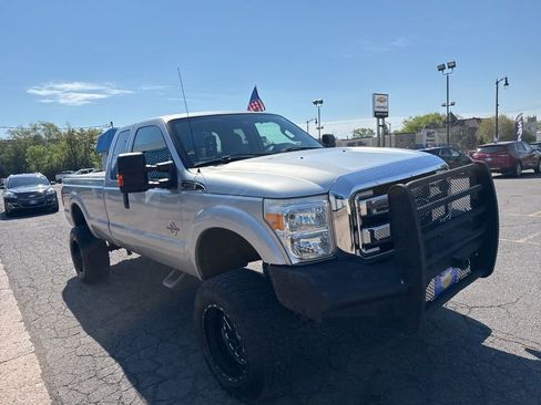 Used 2016 Ford F250 XLT AWD/4WD image 4