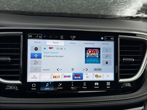 New 2026 Chrysler Pacifica Select image 18