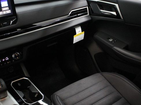New 2026 Mitsubishi Outlander SE image 22