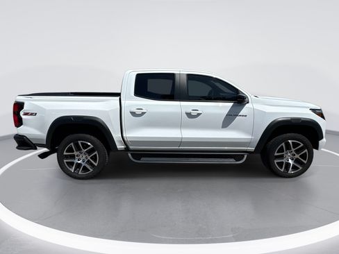 Used 2023 Chevrolet Colorado Z71 w/ Z71 Convenience Package 2 AWD/4WD image 9