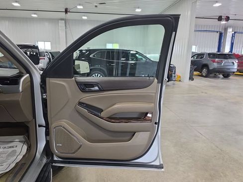 Used 2016 GMC Yukon XL SLT AWD/4WD image 35