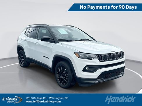 Used 2024 Jeep Compass Latitude w/ Convenience Group AWD/4WD image 1