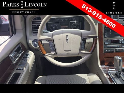 Used 2014 Lincoln Navigator 2WD image 12