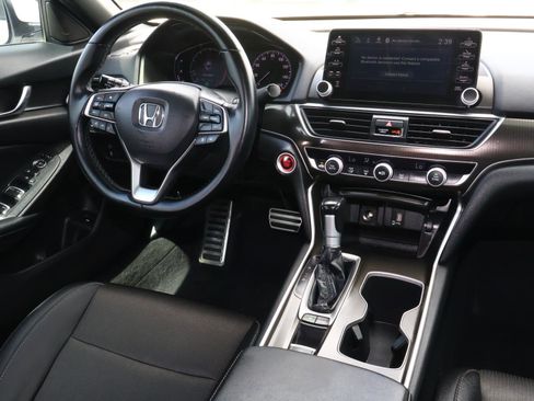 Used 2020 Honda Accord Sport image 9