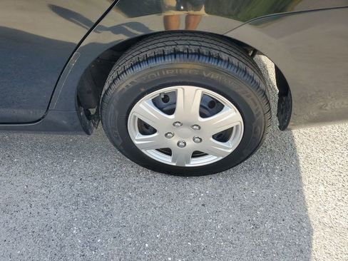 Used 2013 Toyota Corolla L image 19