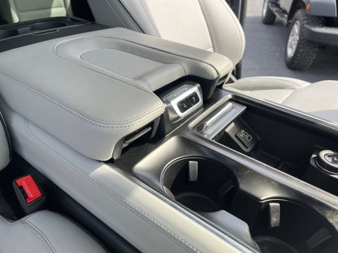 Used 2025 Ford Expedition Max Platinum w/ Platinum Ultimate Package image 17