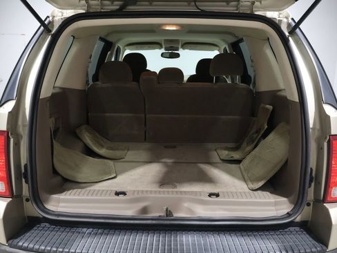 Used 2003 Ford Explorer XLT image 11