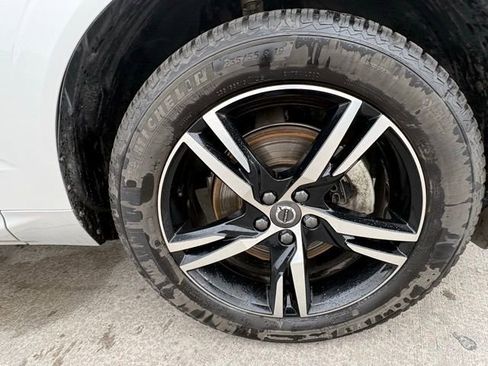 Used 2019 Volvo XC60 T5 R-Design w/ Protection Package AWD/4WD image 33