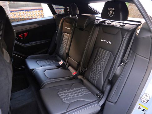 Used 2024 Lamborghini Urus Performante image 6