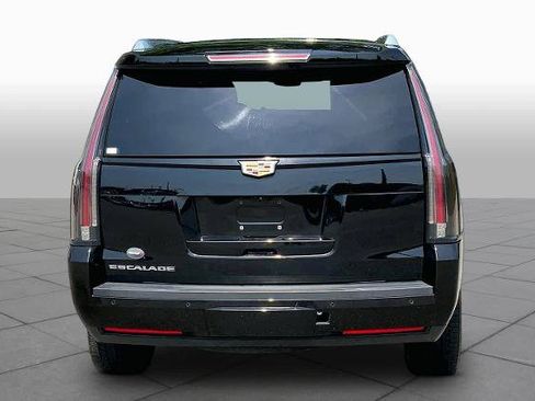 Used 2020 Cadillac Escalade Luxury w/ Escalade Sport Edition AWD/4WD image 5