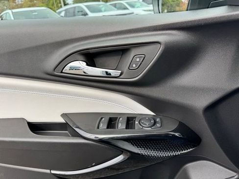 New 2026 Chevrolet Trax LT w/ Sunroof Package image 32