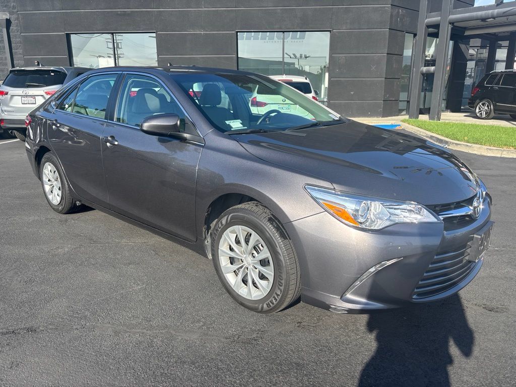 Used 2017 Toyota Camry LE FWD image 2
