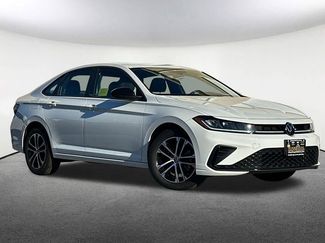 Used 2025 Volkswagen Jetta Sport video 2