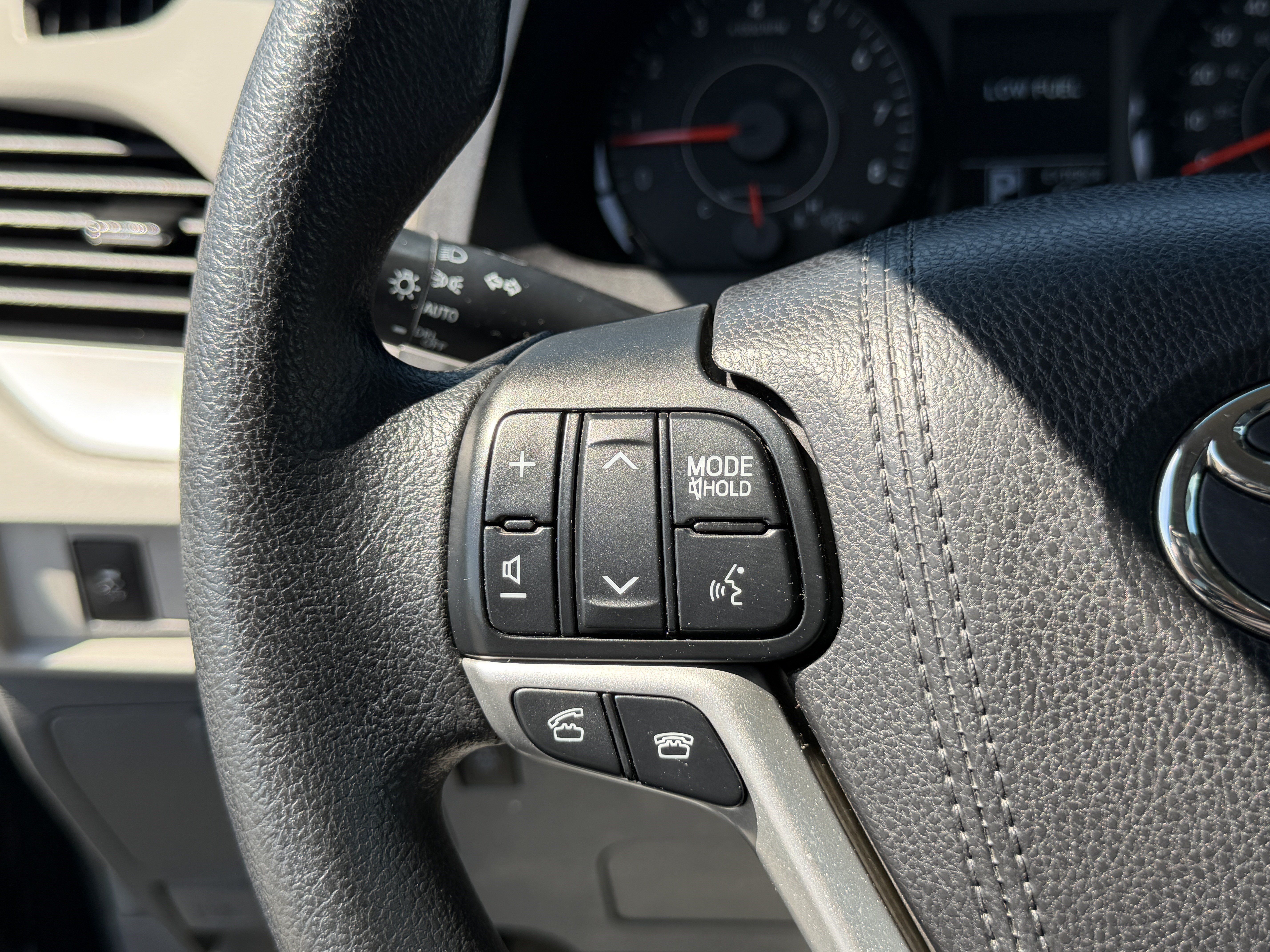 Used 2017 Toyota Sienna LE FWD image 19